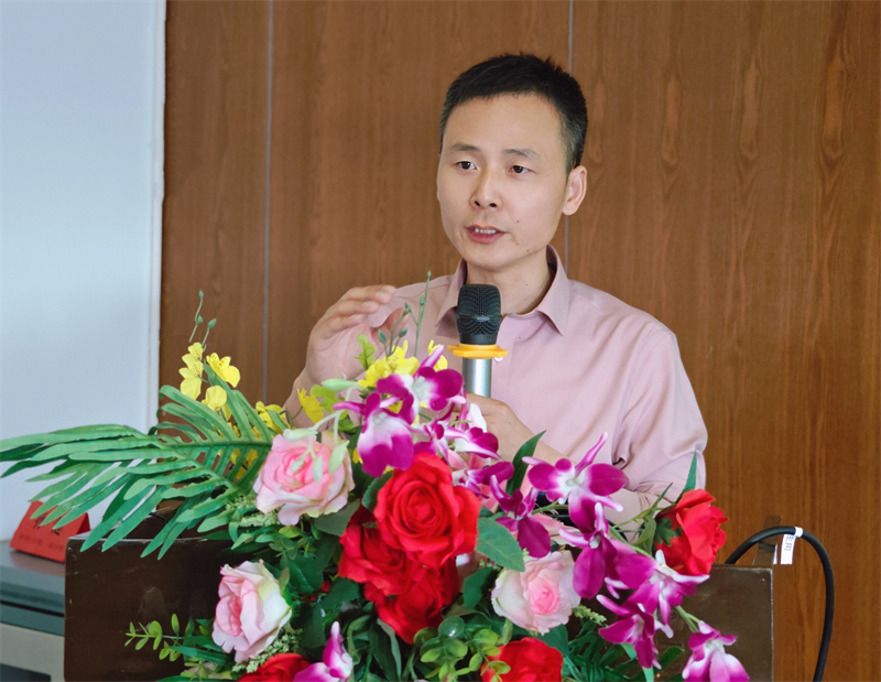 黄工.jpg